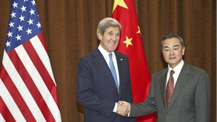美国国务卿克里与中国外长王毅（13/04/2013）