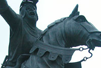 Cerflun Owain Glyndŵr yng Nghorwen