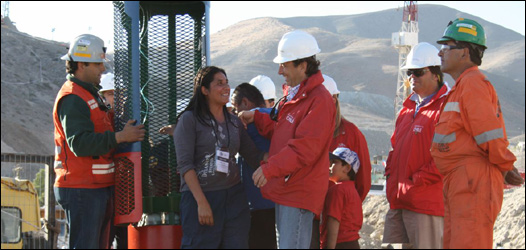 Prueba de la cápsula de rescate de los mineros