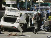 Carro em que estava o chefe da maior família de crime organizado de Israel, Yacov Alperon