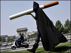 31 tháng Năm hàng năm được chọn làm ngày Thế Giới Không Hút Thuốc 