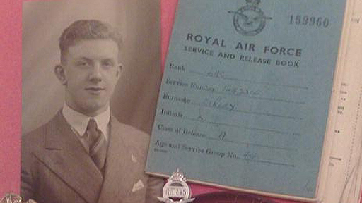 Kenneth Curley sends a message to his parents during WWII Kenneth Curley sends a message to his parents during WWII