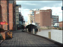 River Hull walkway