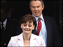 Ông Tony Blair và vợ của mình