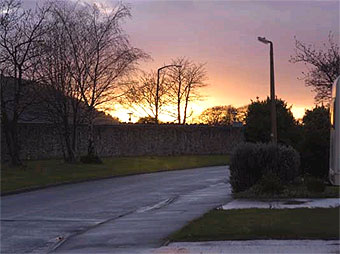 Gyda'r nos yn Abergele, Mehefin 2004