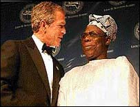 Bush e o presidente da Nigéria, Olusegun Obasanjo.