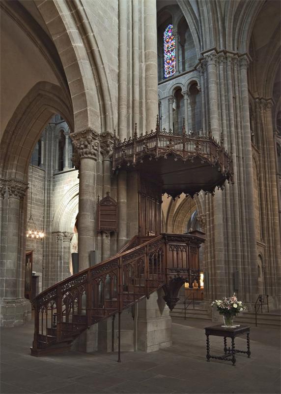calvins-pulpit-in-st-pierre-cathedral.jpg