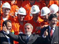 Lula durante lançamento de plataforma da Petrobras em Angra dos Reis