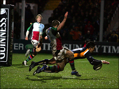 Loki Crichton scoring his try