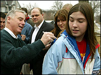 O pré-candidato democrata Howard Dean em campanha em Iowa