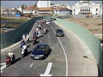 Đại lộ Đông Tây đang được xây dựng