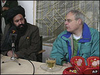 ویلیام وود، در دیدار با ملا عبدالسلام ولسوالی موسی قلعه