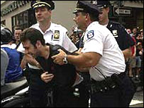 New York'ta Bush karşıtı gösteriler