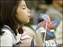 Hispánské děvčátko na Bushově předvolební kampani