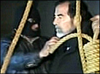 صدام درپای چوبه دار