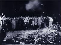 کتابیں جلانے کا دن