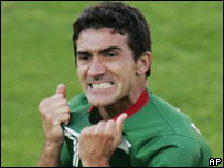 Sinha comemora gol marcado para o México