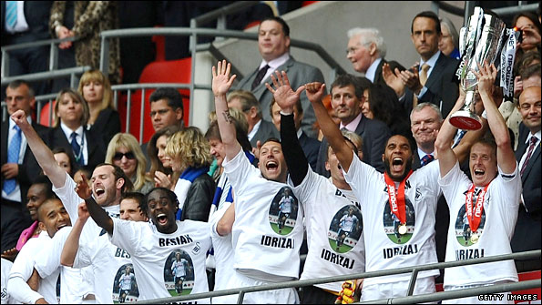 Swans players in tribute Besia Idrizaj