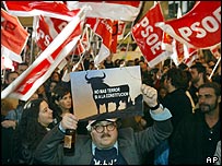 Příznivci socialistů se radují z výsledku voleb