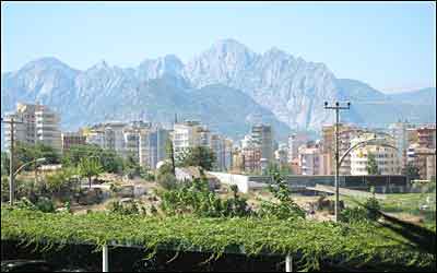 منظره آنتاليا و کوه های معروفش