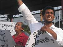 protest by Peraliya villagers