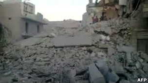 مبنى مدمر في حي المعادي بحلب