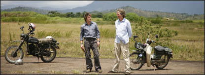 Trên đường thực hiện Top Gear tại Việt Nam (BBC)