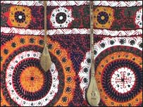 دمبره تاجيکی از سازهای رايج در جنوب تاجيکستان