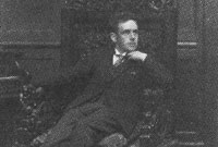 David James Jones (Gwenallt), yn eistedd yng nghadair Eisteddfod 1926