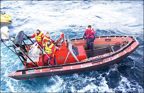 Dom Mee is rescued (photo: CCGS Cygnus)