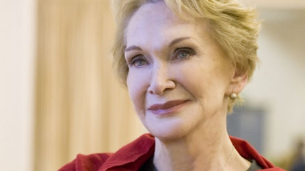 Photograph of Siân Phillips as Juliet © Simon Annand