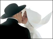 Oliviero Toscani, Kissing-nun, 1992 © Copyright 1991 Benetton Group S.p.A. - Foto: Oliviero Toscani