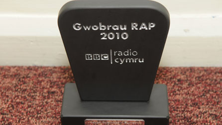 Magi Dodd a Hefin Thomas