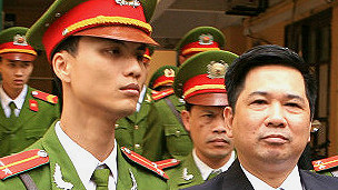 Nhà bất đồng chính kiến Cù Huy Hà Vũ trong vòng vây công an