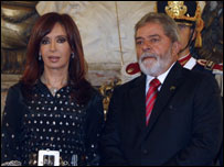 A presidente da Argentina, Cristina Kirchner e o presidente brasileiro, Luiz Inácio Lula da Silva. 