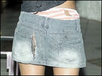 Nwabisa Ngcukana foi agredida e teve minissaia rasgada (Foto: The Sowetan)