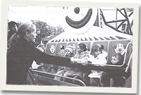 Plant yn mwynhau'r ffair