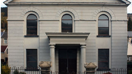 Llun capel oddi ar wefan Pillars of Faith