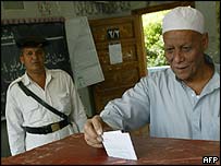 Egípcios votando