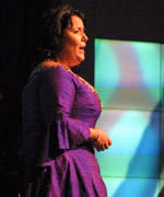 Cecilia Eleri Smiga o Wrecsam - enillydd Ysgoloriaeth Tywyn Roberts