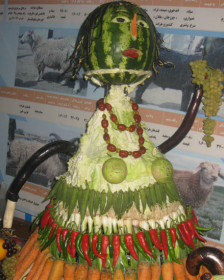 دا جشن د کلتوري اړخ ترڅنګ، کروندګرو ته دا امکان ورکوي چې خپل تولیدات نندارې ته وړاندې کړي.