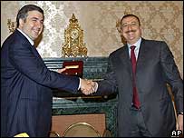 Mikhail Saakashvili, presidente da Georgia,e Ilham Aliev, presidente do Azerbaijão