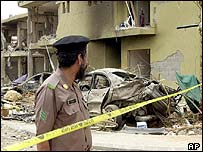 حالیہ حملوں میں تباہ عمارت