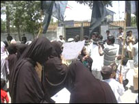 ایرانی قونصلیٹ کے باہر مظاہرہ(فائل فوٹو)