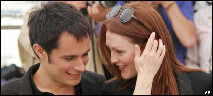 جولین مور و گائل گارسیا برنال 