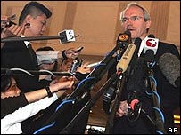 Americký vyjednavač Christopher Hill