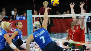 Сидячий волейбол