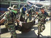 آچے میں زیادہ تر امداد فوج فراہم کررہی ہے