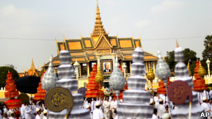 تابوت حامل جنازه پادشاه