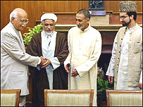 हुर्रियत के नेतागण उपप्रधानमंत्री आडवाणी के साथ